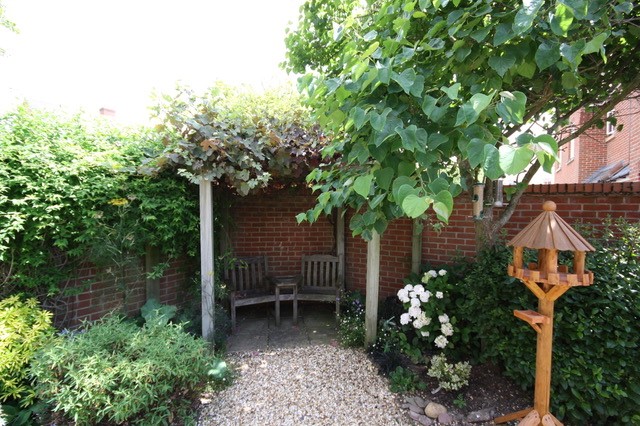 Sue D. garden — photograph 3